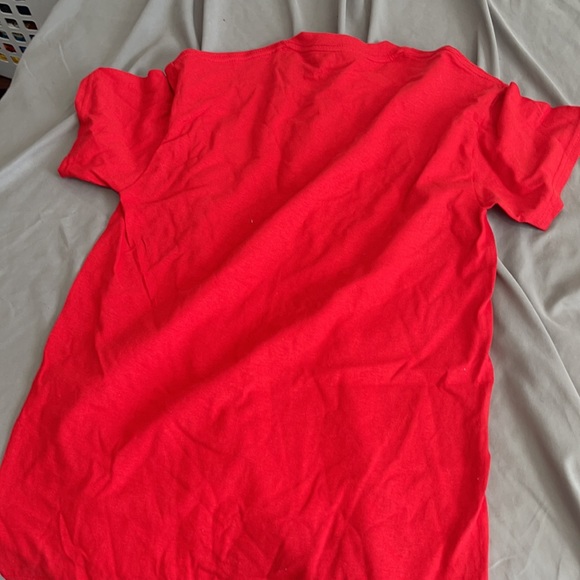 Red tee - Picture 2 of 2